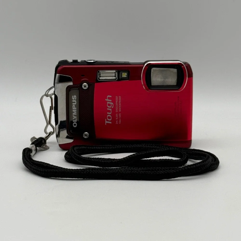 Olympus Tough TG-820 Digital Camera Red 12MP Waterproof Shockproof With Case